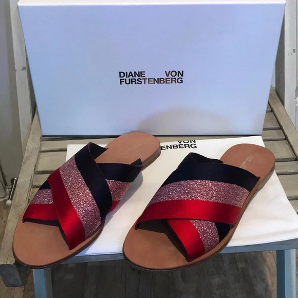 Diane Von Furstenberg Red Sandals - Picture 4 of 6